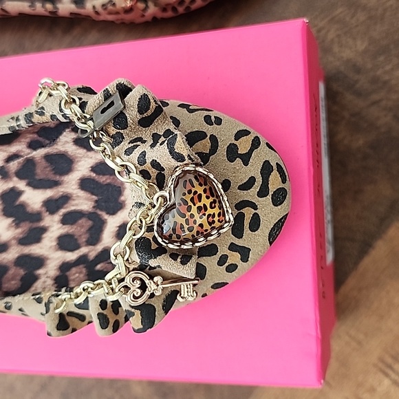 Betsey Johnson Flats - Picture 3 of 4